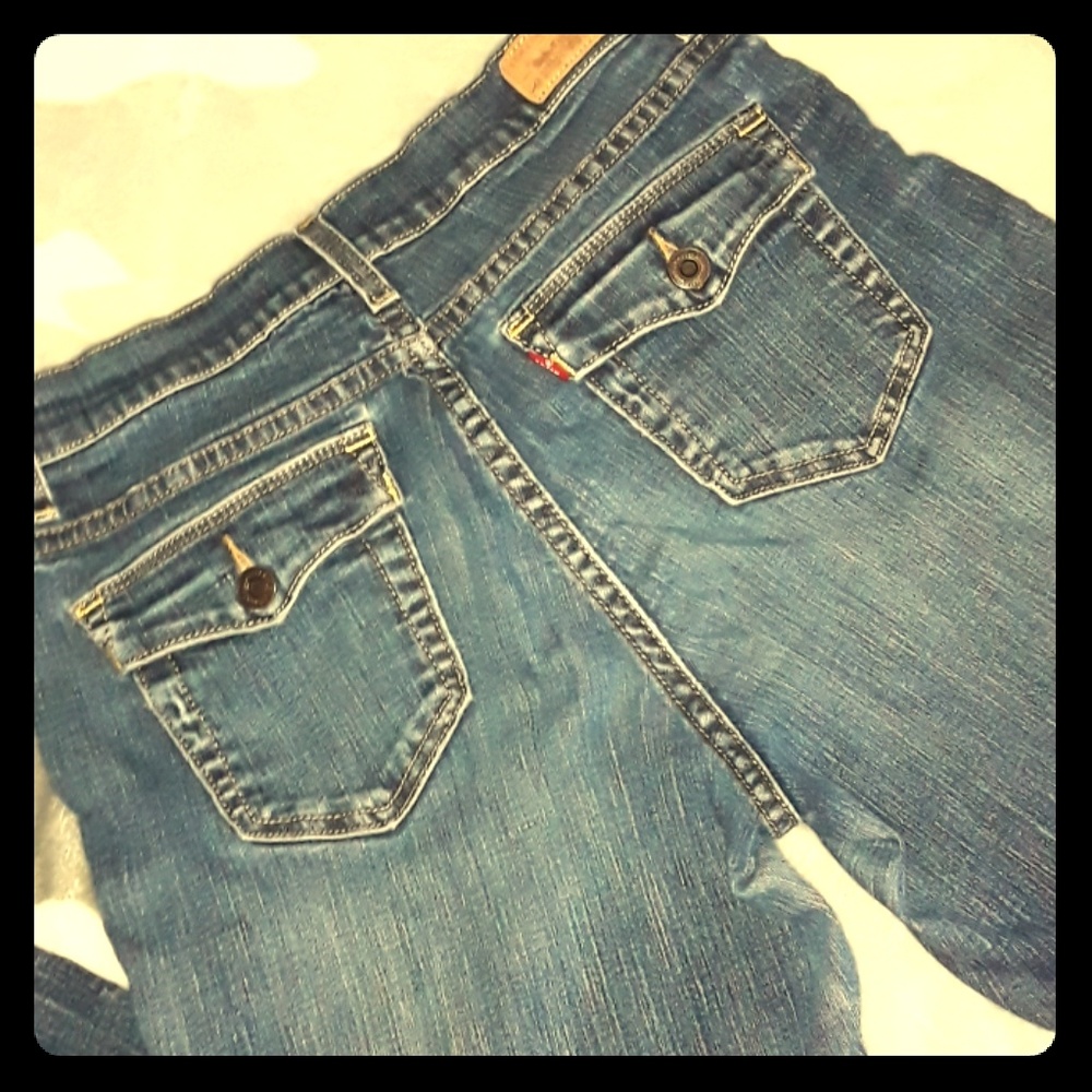 💙Levi's Perfectly Slimming Jean's 10M💙